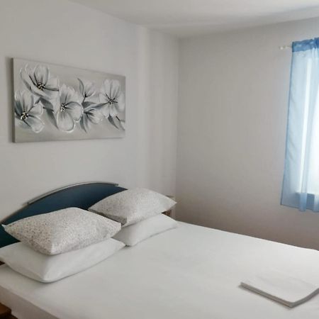 Apartment Tempera Povlja  Buitenkant foto