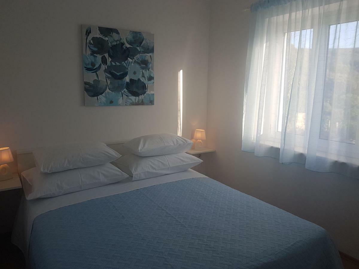 Apartment Tempera Povlja  Buitenkant foto